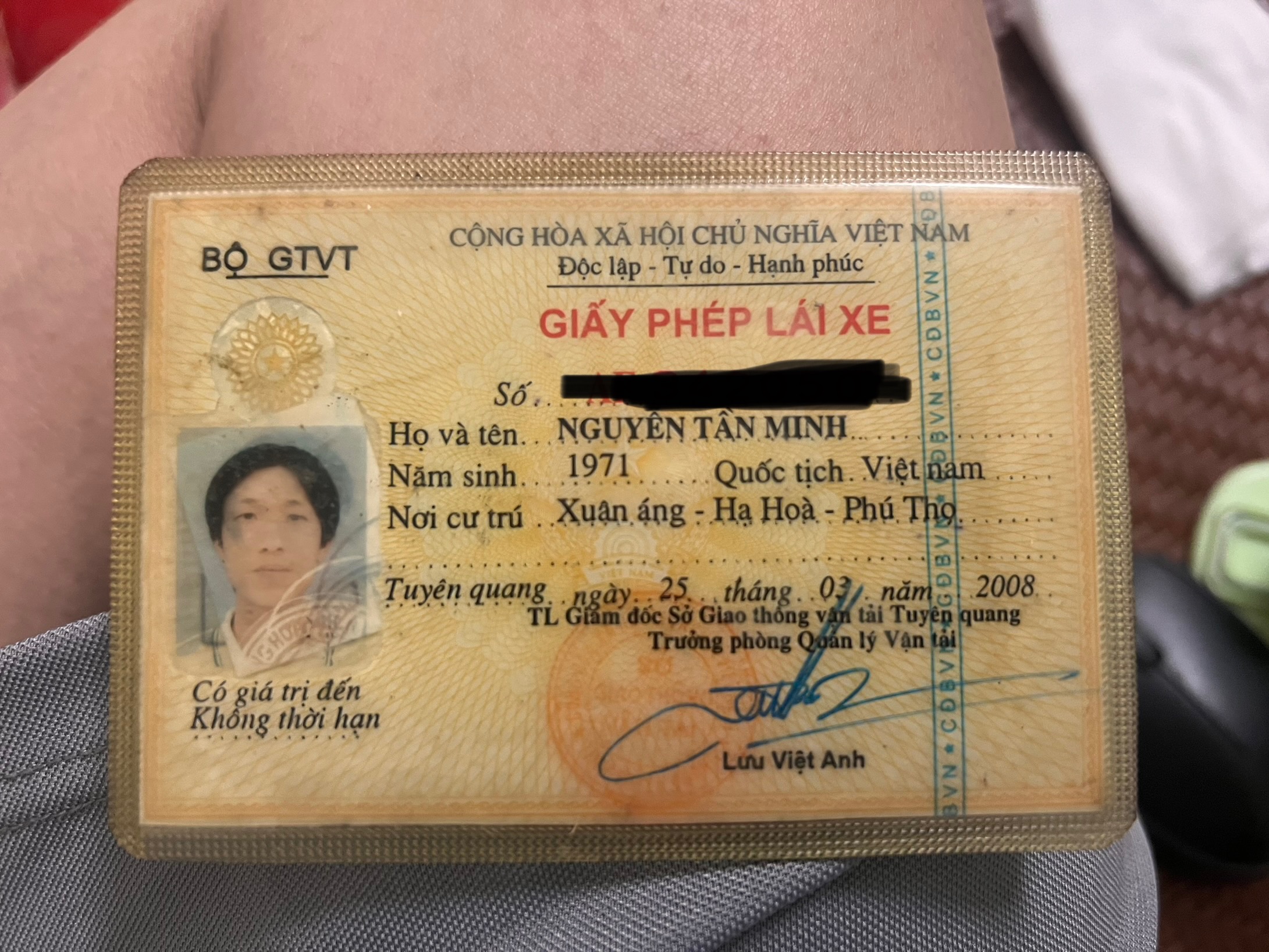 Giấy phép lái xe - Nguyễn Tần Minh