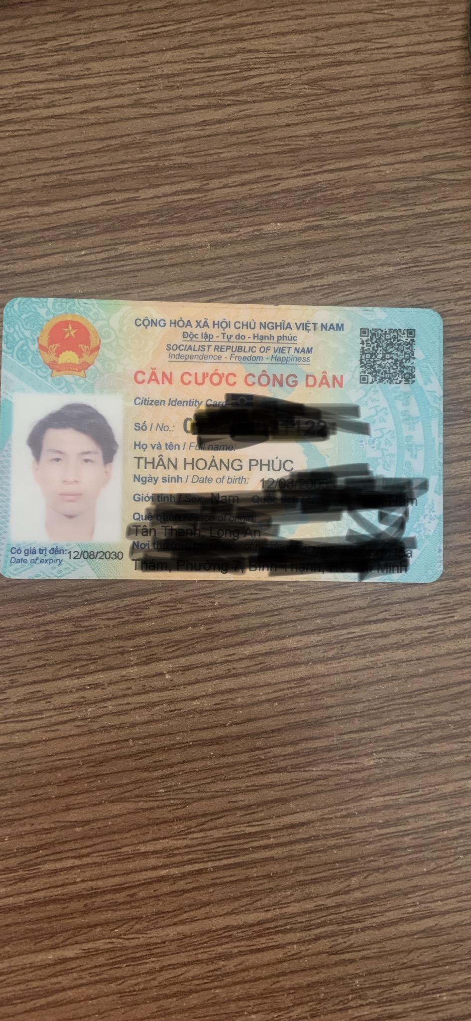mình rơi ví đen ở đường Nguyễn Văn Khạ thị trấn Củ Chi trong có cccd Thân Hoàng Phúc ,gplx,cà vẹt xe và thẻ sinh viên ai nhặt dc liện hệ mình sđt 0981824088 hoặc qua zalo có hậu tạ ạ