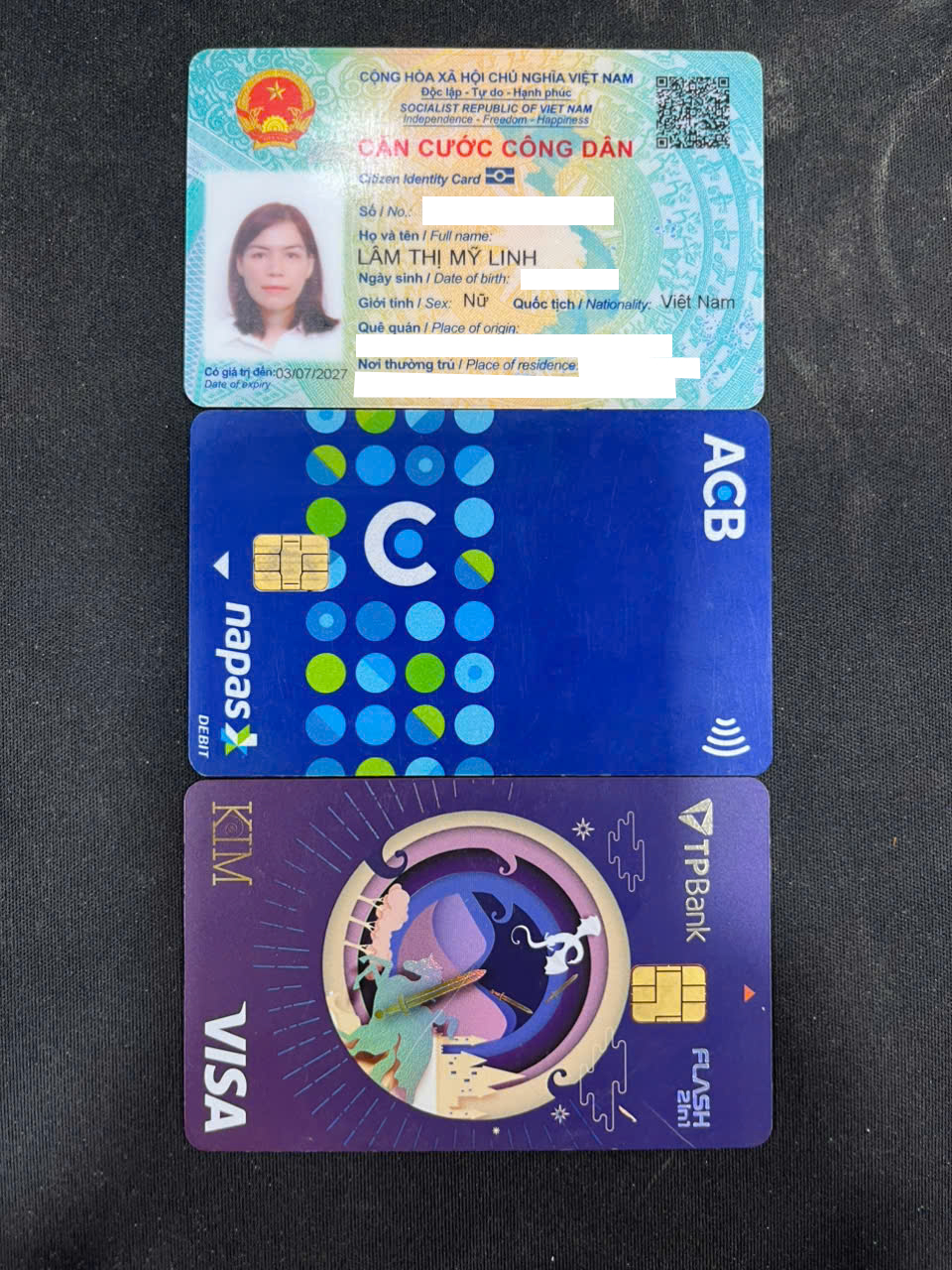 GIẤY CCCD + 2 THẺ BANK
