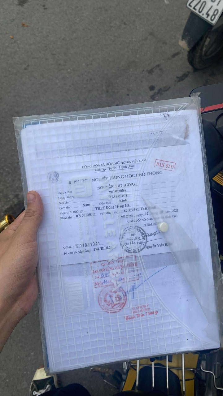 Đánh rơi một tập hồ sơ ở Hà Nội