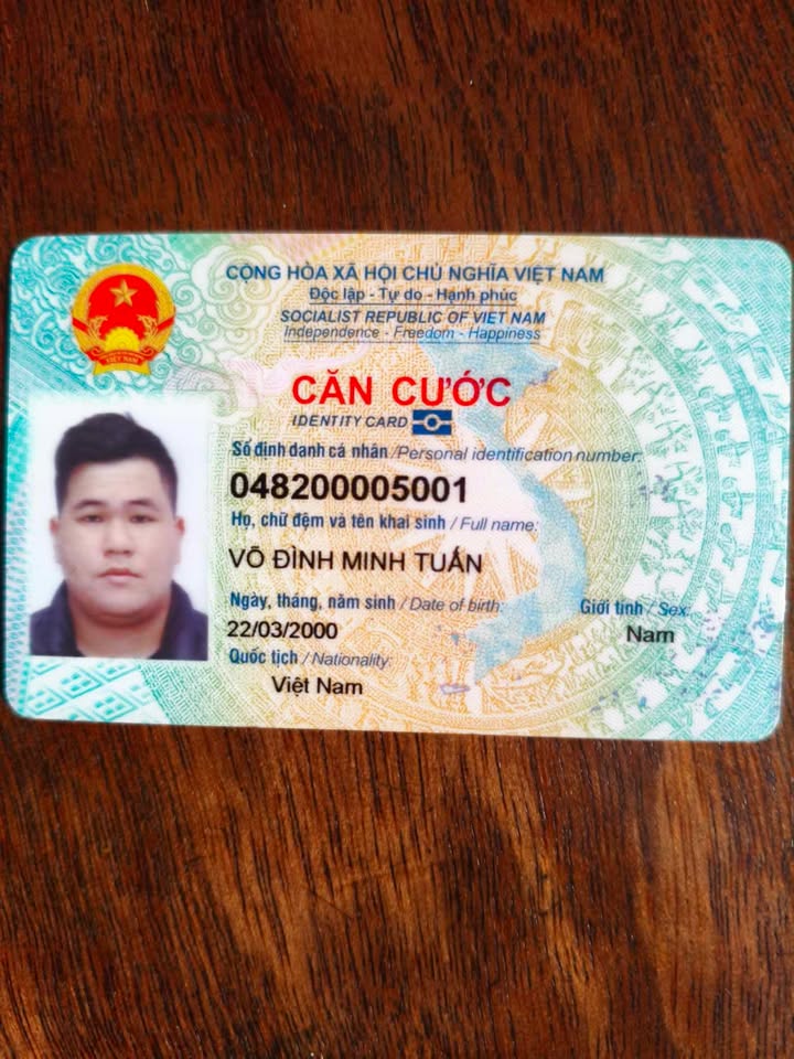 Căn cước Võ Đình Minh Tuấn 2000 rơi ở Sơn Trà, Đà Nẵng