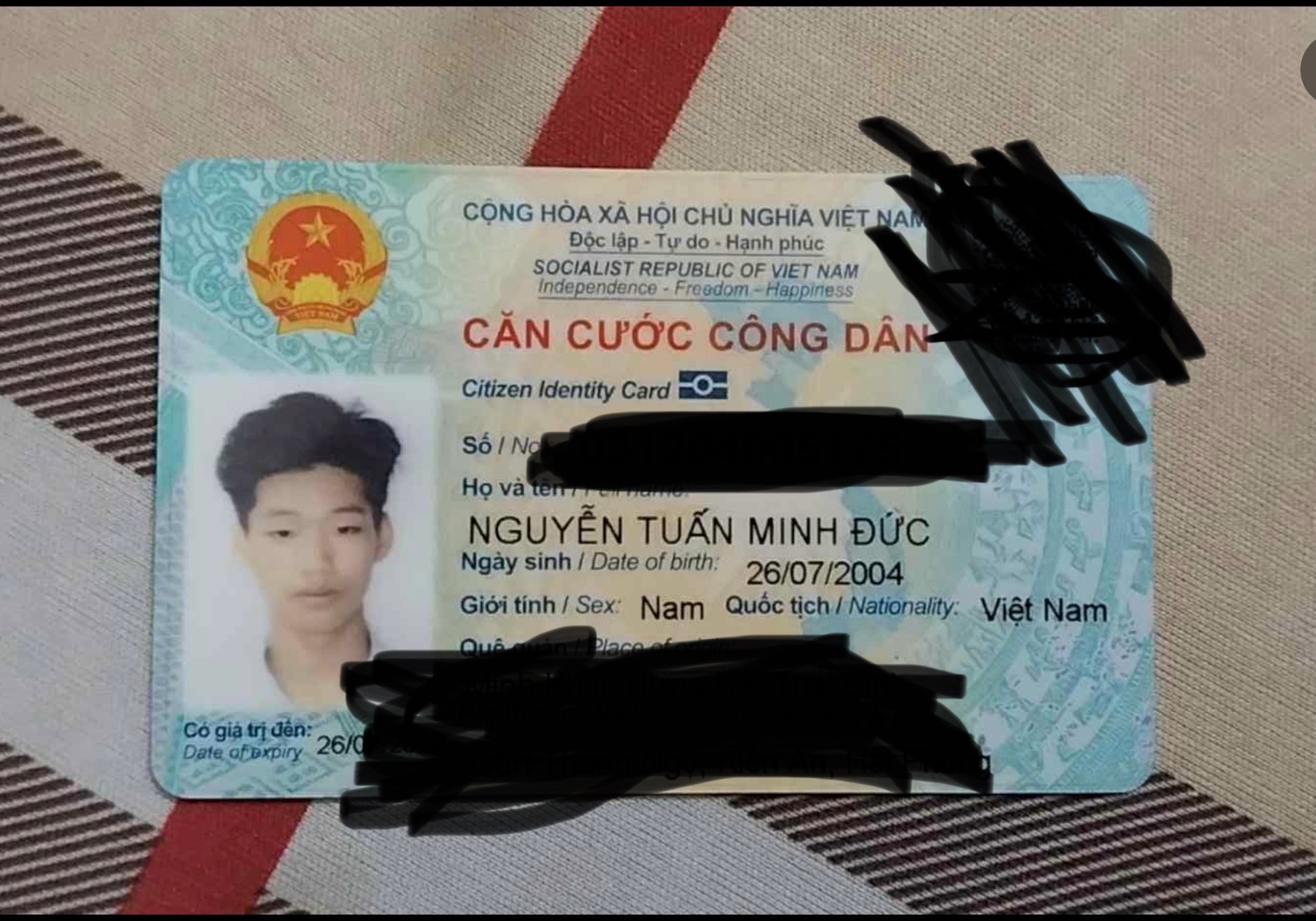 Rơi ví Nguyễn Tuấn Minh Đức 2004 rơi ở cây ATM BIDV Tạ Quang Bửu, Hà Nội